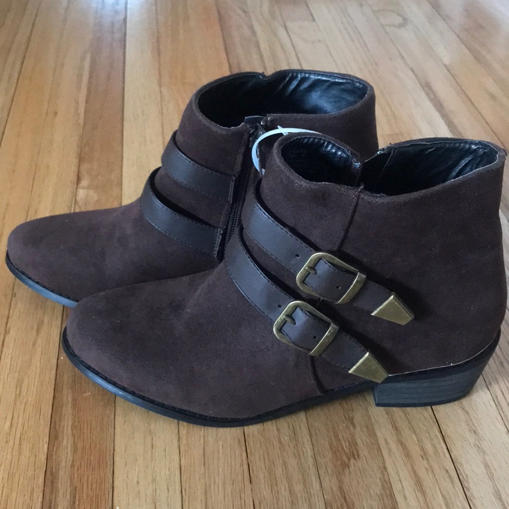 Soft Comfort women double belted side zipper ankle boots.